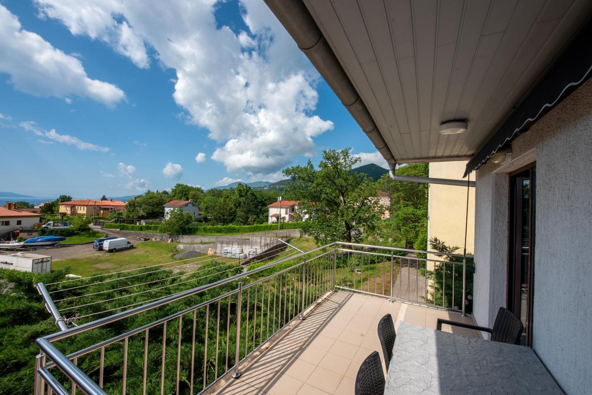 Apartments Dorijan With Pool Matulji Extérieur photo